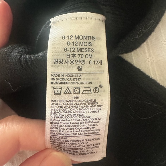 White House Black Market Monochrome Floral Top - Picture 3 of 6